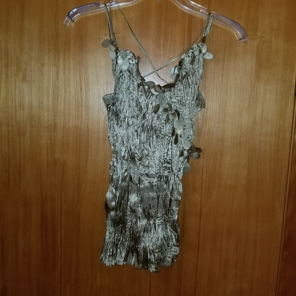Broomstick style top